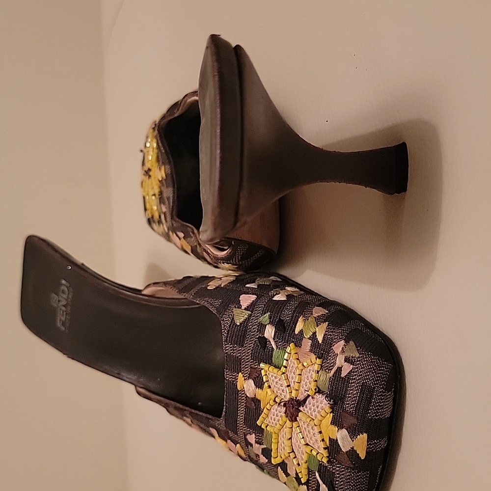FENDI - Picture 5 of 6